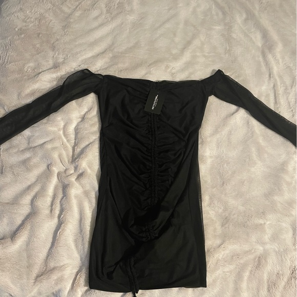 PrettyLittleThings black mesh ruched bardot bodycon dress off the shoulders - Picture 4 of 4